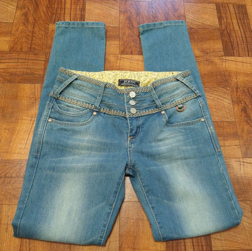 Vintage JZ Jeans Blue Jean Embroidery Floral Inlay Women's Size 7